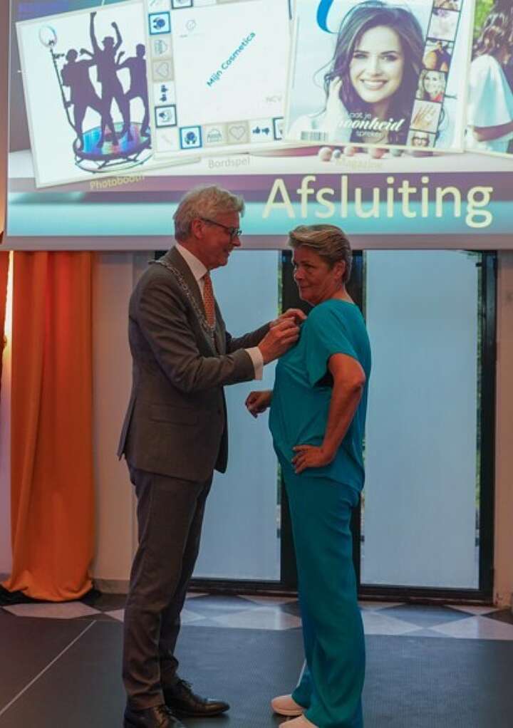Publicatie hannah directeur in het zonnetje gezet